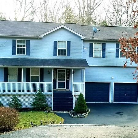 *Amenity-Filled Waterfront Oasis @Saw Creek Estates Near Waterfalls And Hiking* East Stroudsburg Bagian luar foto