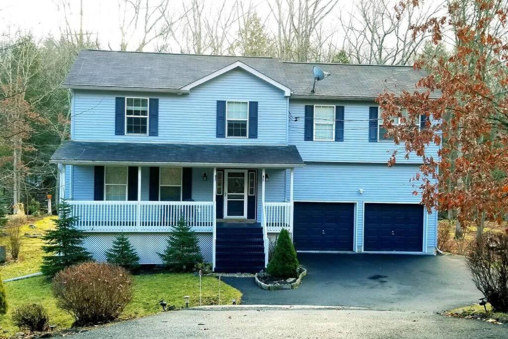 *Amenity-Filled Waterfront Oasis @Saw Creek Estates Near Waterfalls And Hiking* East Stroudsburg Bagian luar foto
