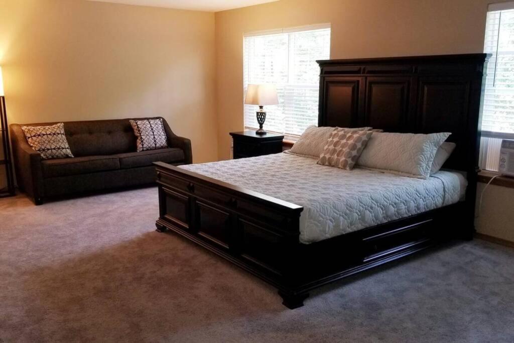 *Amenity-Filled Waterfront Oasis @Saw Creek Estates Near Waterfalls And Hiking* East Stroudsburg Bagian luar foto