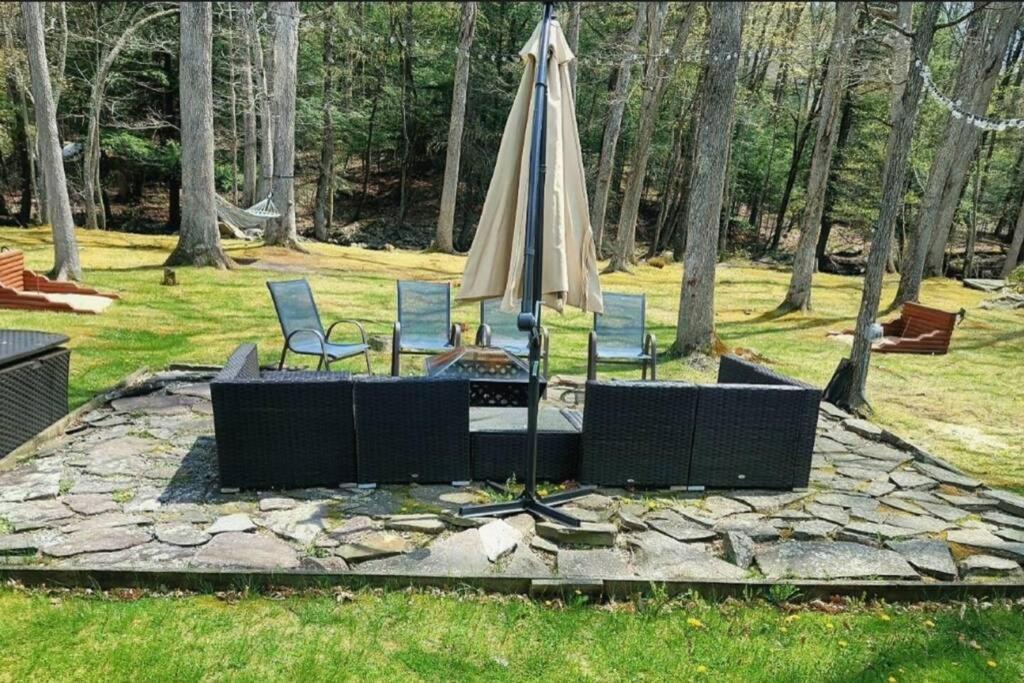 *Amenity-Filled Waterfront Oasis @Saw Creek Estates Near Waterfalls And Hiking* East Stroudsburg Bagian luar foto