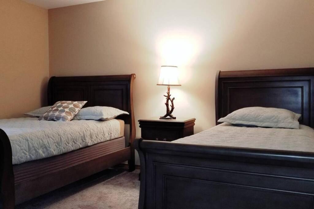 *Amenity-Filled Waterfront Oasis @Saw Creek Estates Near Waterfalls And Hiking* East Stroudsburg Bagian luar foto