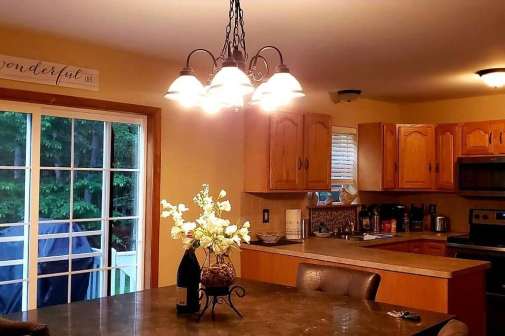 *Amenity-Filled Waterfront Oasis @Saw Creek Estates Near Waterfalls And Hiking* East Stroudsburg Bagian luar foto