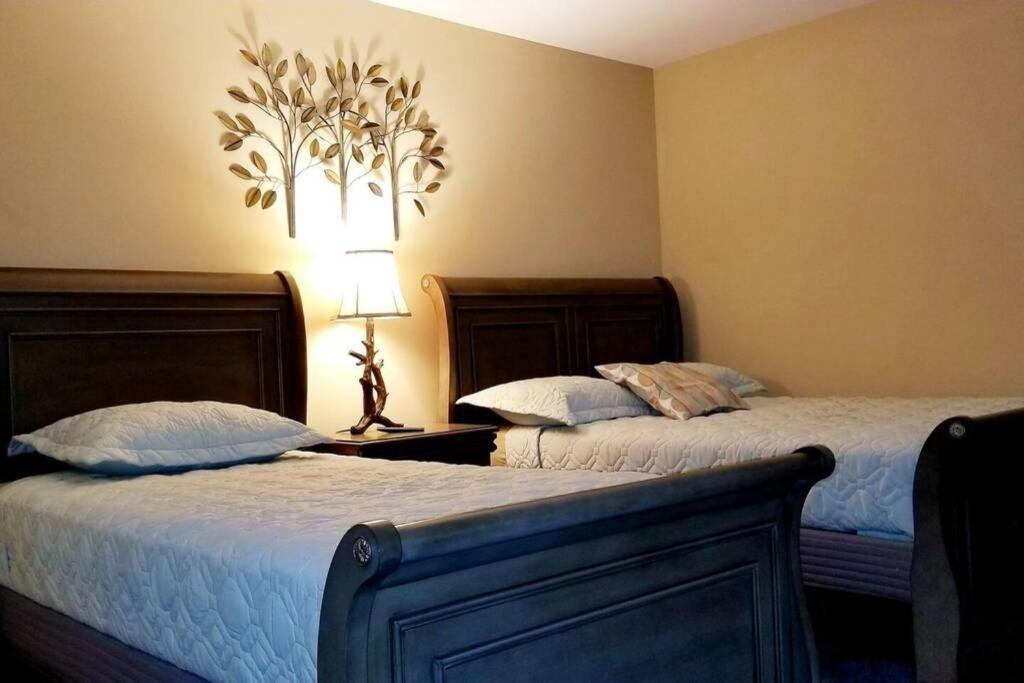 *Amenity-Filled Waterfront Oasis @Saw Creek Estates Near Waterfalls And Hiking* East Stroudsburg Bagian luar foto
